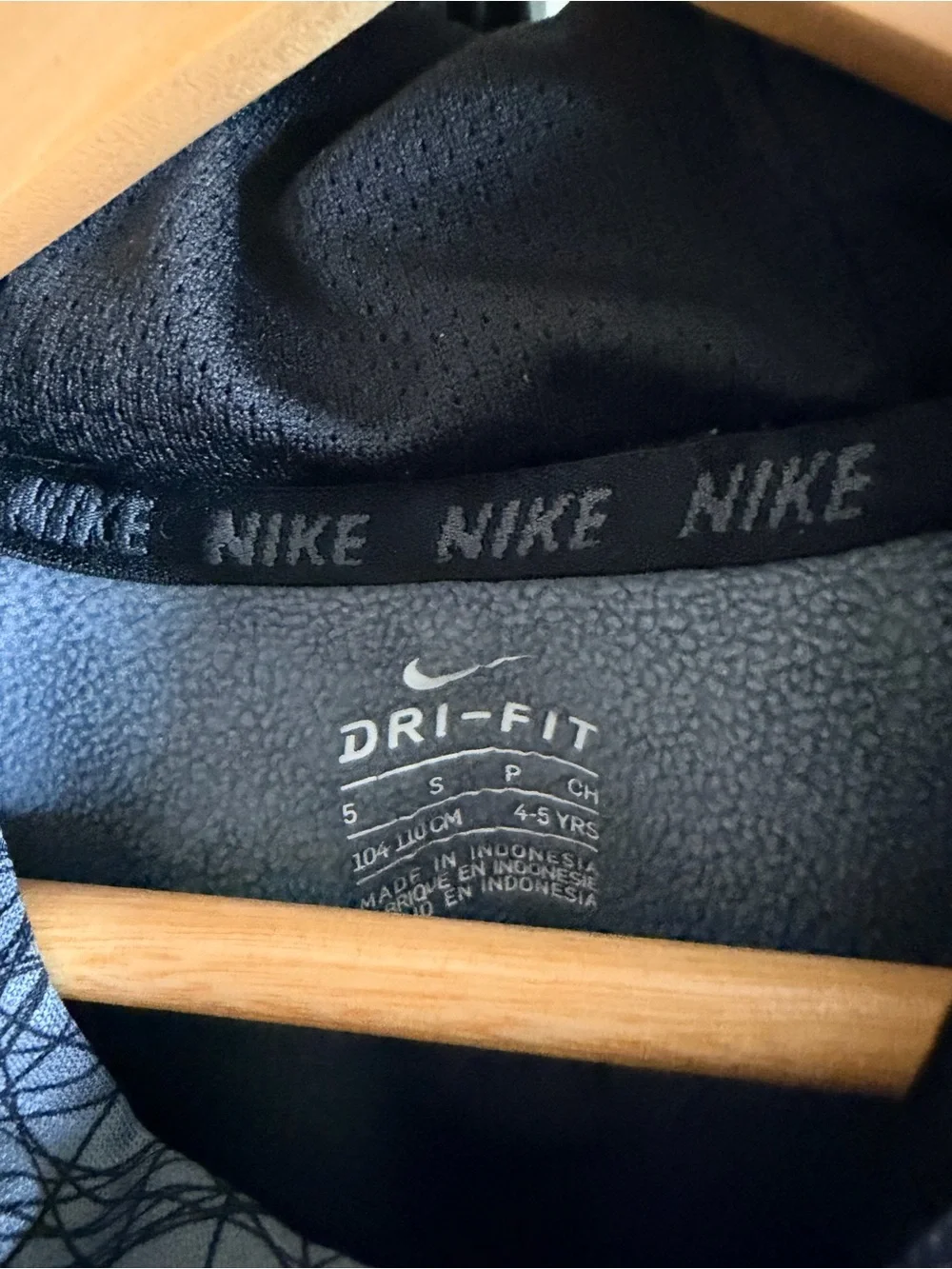 Nike Dri-FIT Kids Pullover Hoodie – Size Small 4–5